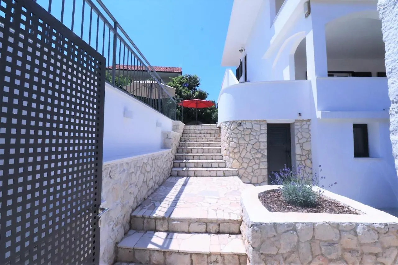 Villa Mendula Trogir - Luxury Villa By The Beach - Heated Pool - Organic Garden 0*,