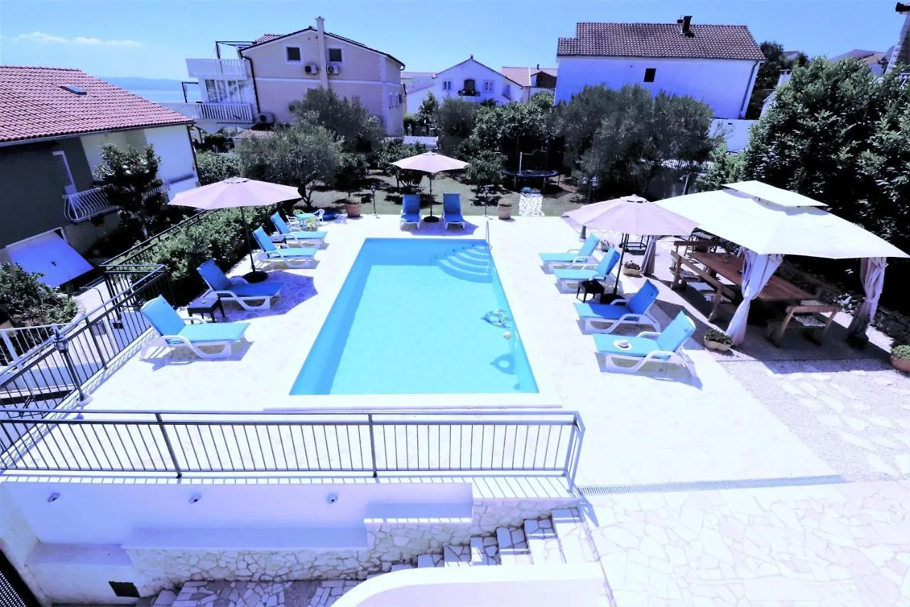 Villa Mendula Trogir - Luxury Villa By The Beach - Heated Pool - Organic Garden