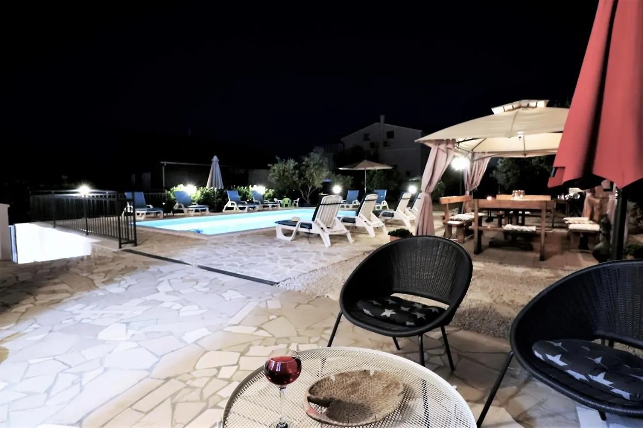 Villa Mendula Trogir - Luxury Villa By The Beach - Heated Pool - Organic Garden