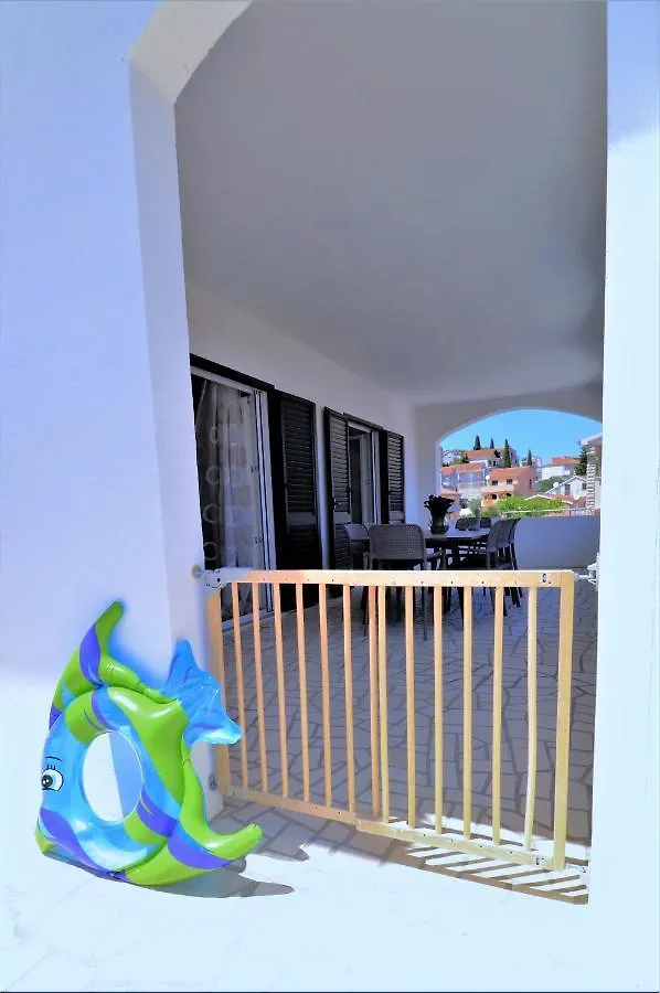 Villa Mendula Trogir - Luxury Villa By The Beach - Heated Pool - Organic Garden Croatia