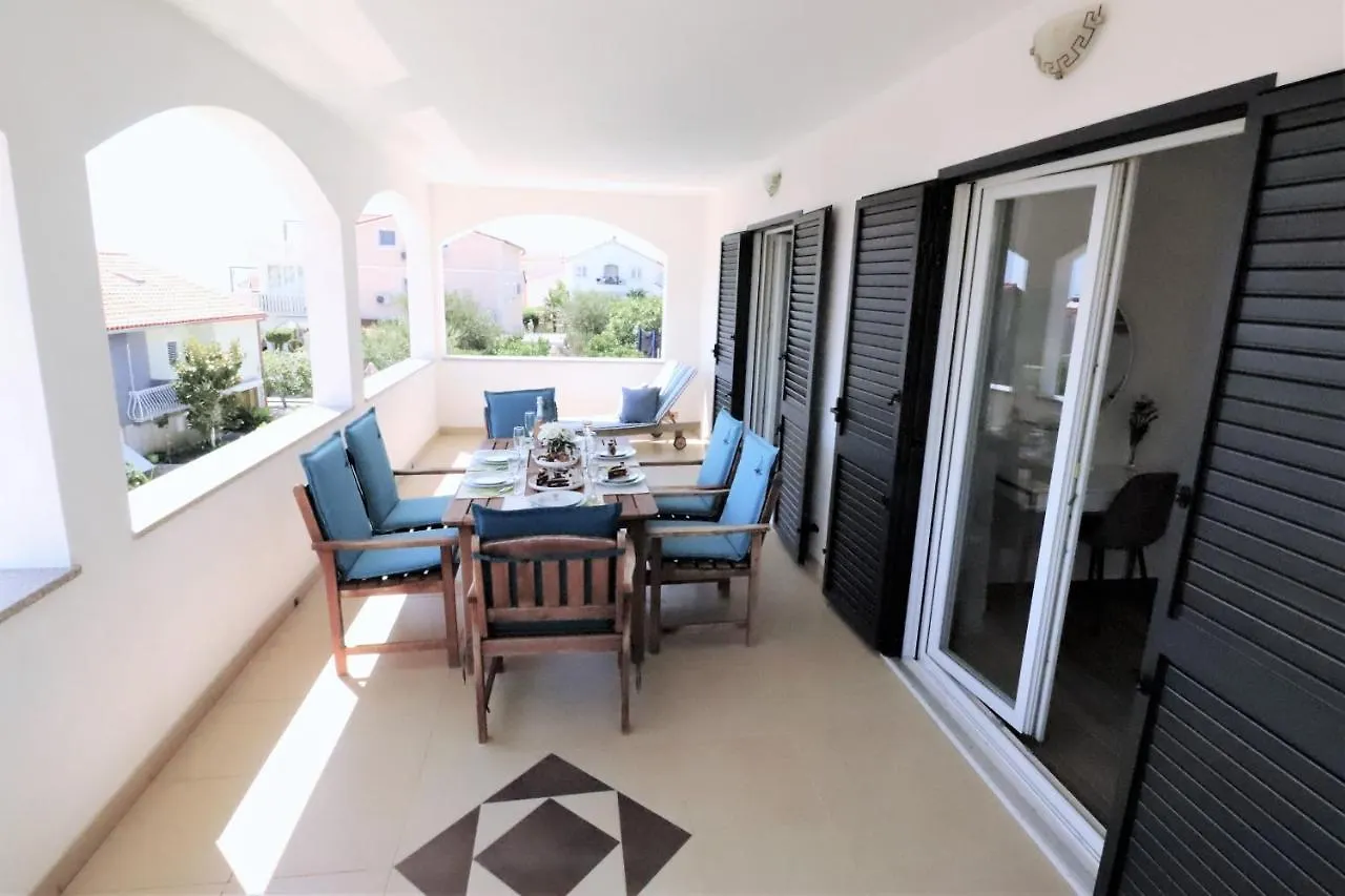 Villa Mendula Trogir - Luxury Villa By The Beach - Heated Pool - Organic Garden