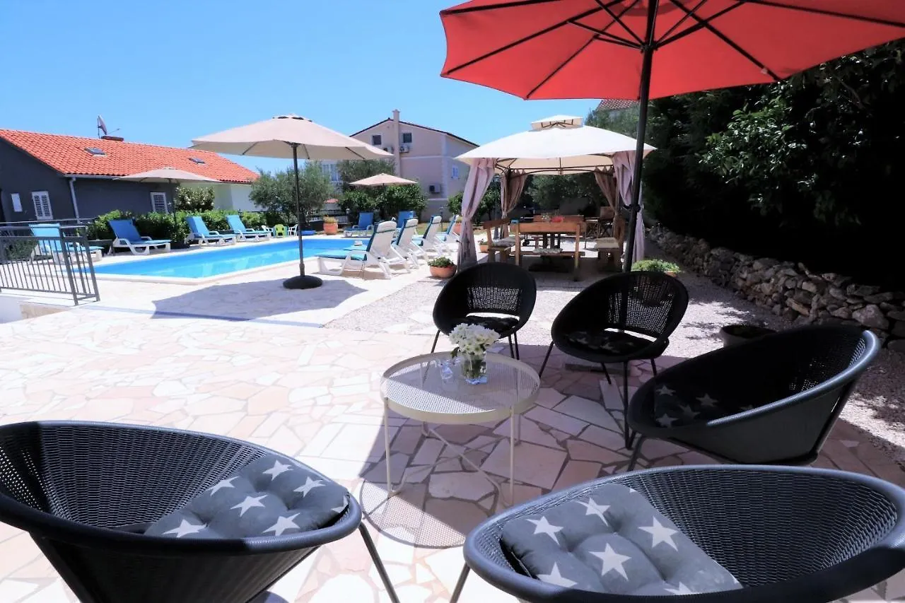 Villa Mendula Trogir - Luxury Villa By The Beach - Heated Pool - Organic Garden 0*,