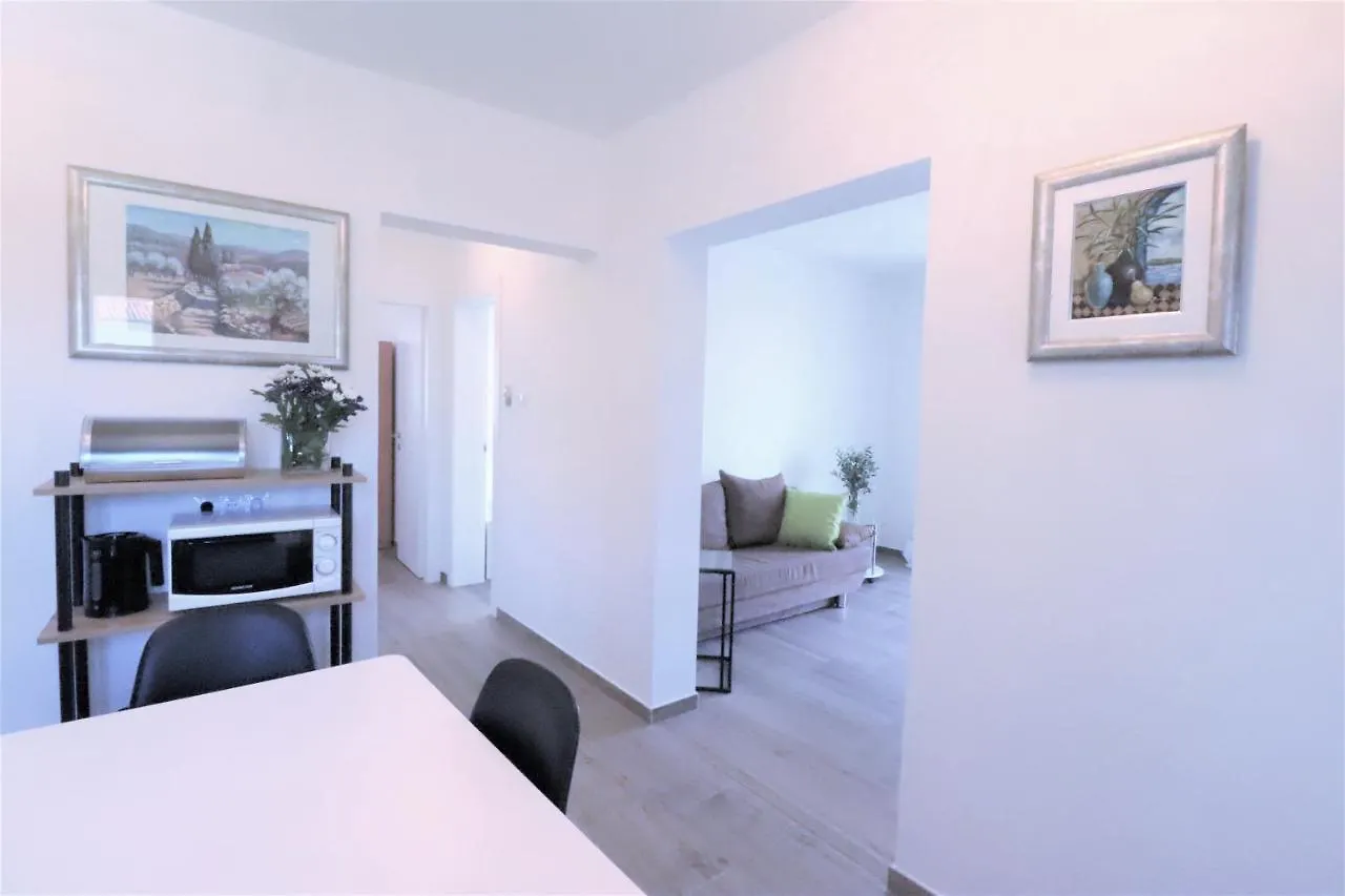 Villa Mendula Trogir - Luxury Villa By The Beach - Heated Pool - Organic Garden