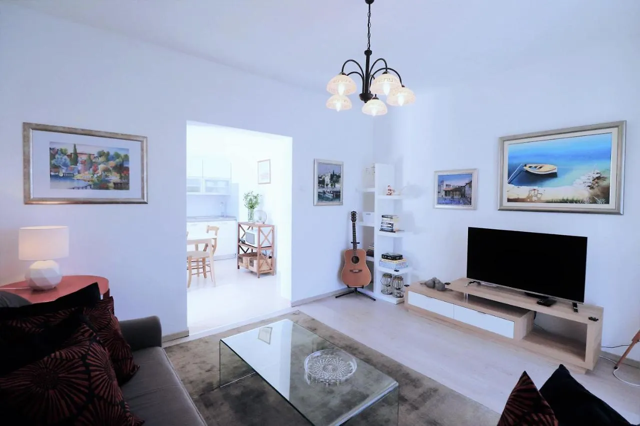 Villa Mendula Trogir - Luxury Villa By The Beach - Heated Pool - Organic Garden