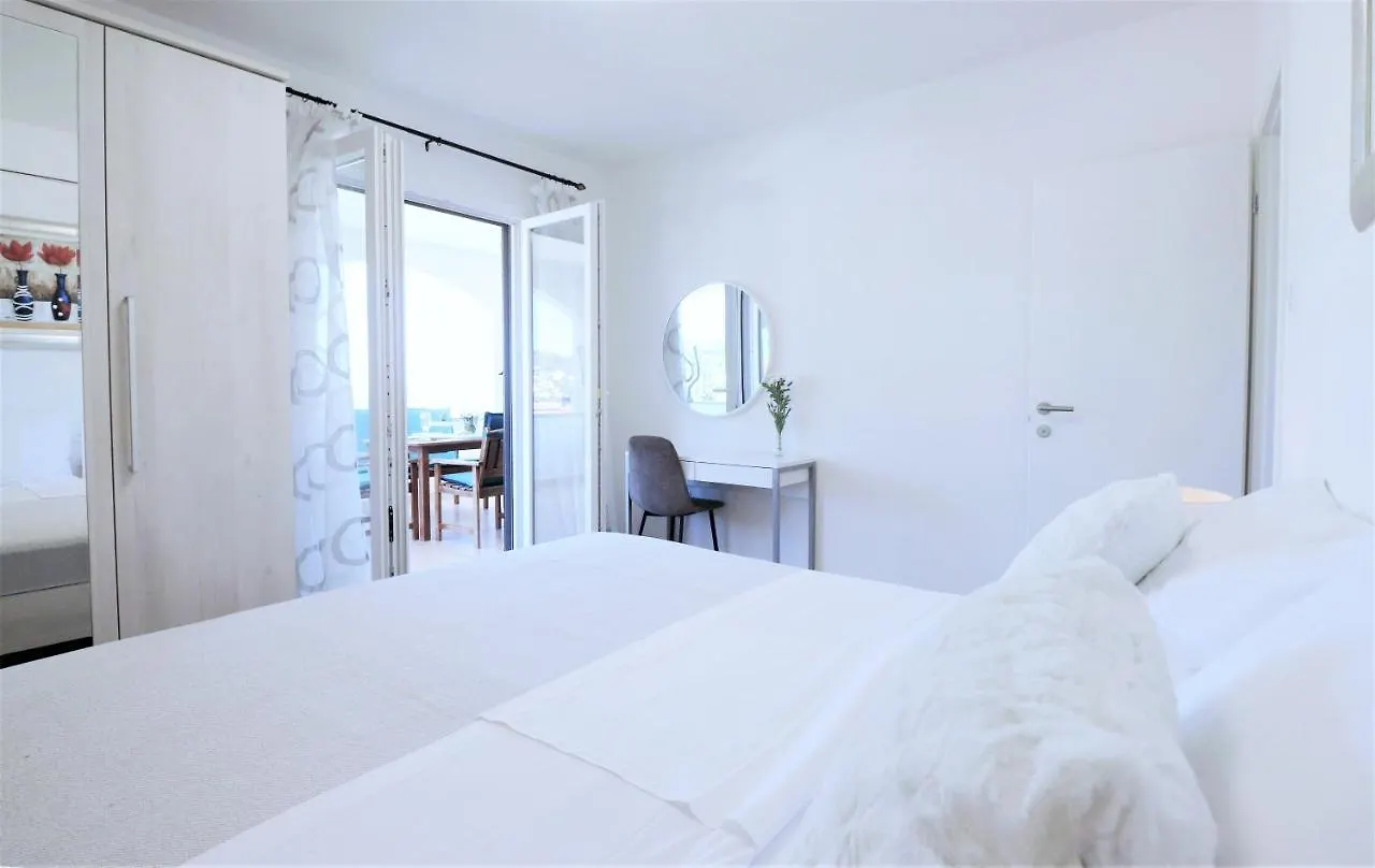 Villa Mendula Trogir - Luxury Villa By The Beach - Heated Pool - Organic Garden 0*,