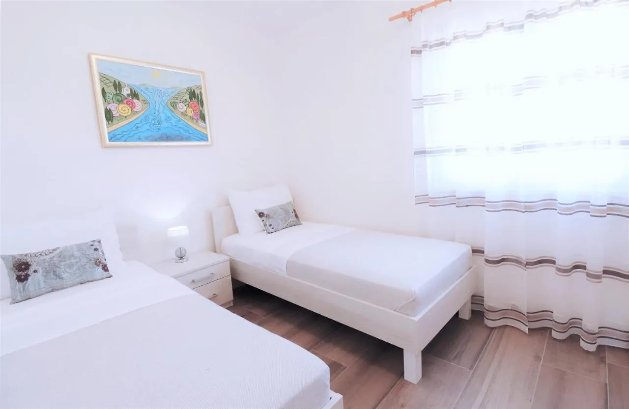 Villa Mendula Trogir - Luxury Villa By The Beach - Heated Pool - Organic Garden 克罗地亚